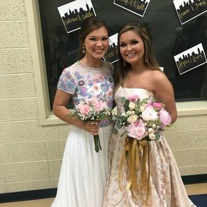 Sherri hill dress size 4